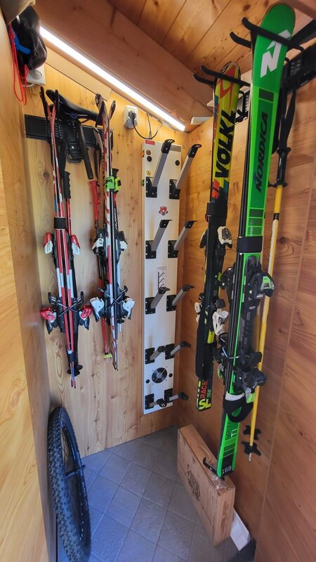 deposito sci e scalda scarponi